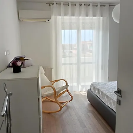 Eledomus Family House Apartament *